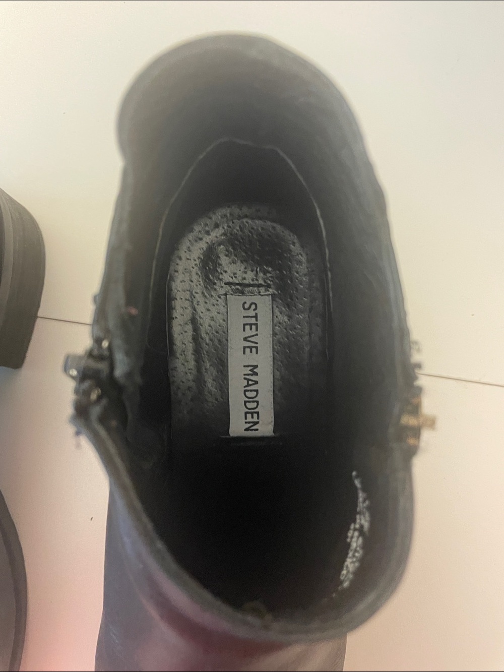 Steve Madden Black Leather Ankle Booties with Side Zipper Size 8W - Picture 4 of 14
